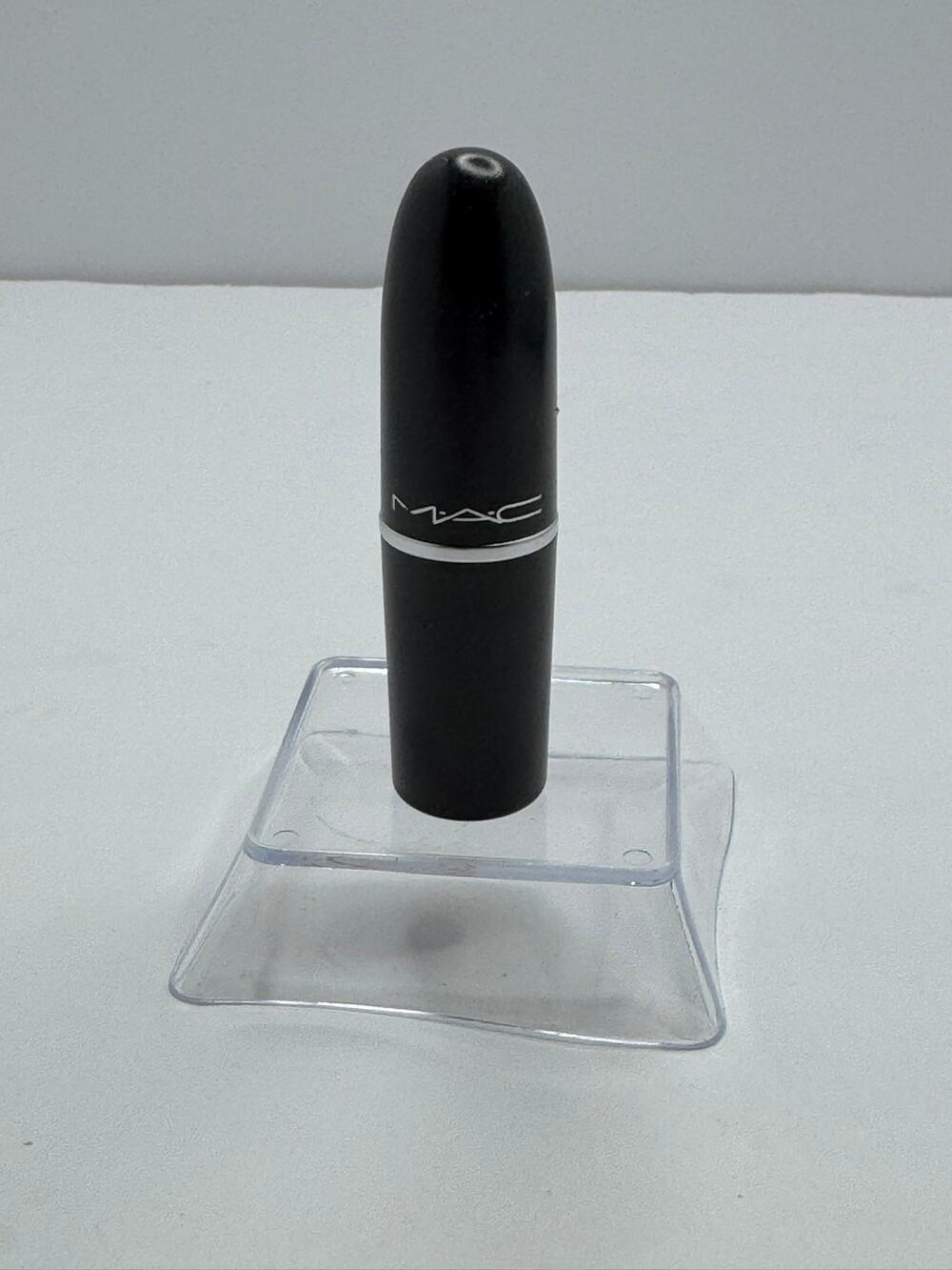 MAC Lustre Lipstick Hug Me Flesh Pink Nude